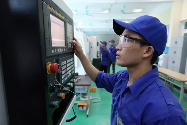 Trường Cao đẳng Công nghiệp Việt Đức: Đào tạo gắn với sản xuất