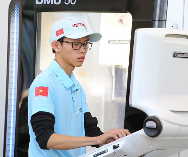 Từ tấm HCB tay nghề thế giới đến Gương mặt trẻ Việt Nam tiêu biểu