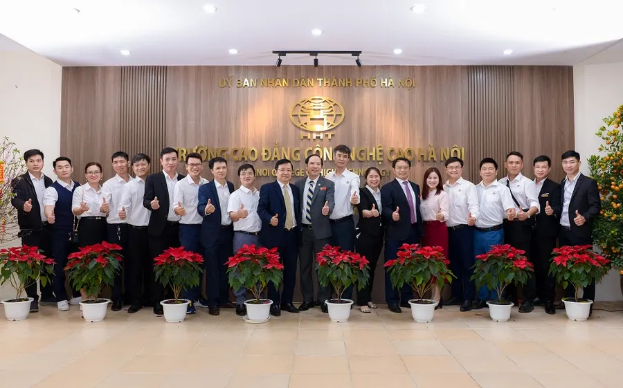 Trường Cao đẳng Công nghệ cao Hà Nội gặp mặt đầu Xuân 2024