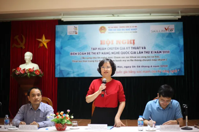 Tập huấn chuyên gia kỹ thuật và biên soạn đề thi Kỹ năng nghề Quốc gia lần thứ 11