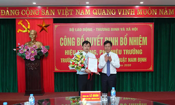 Công bố Quyết định bổ nhiệm Hiệu trưởng và Phó Hiệu trưởng Trường Đại học Sư phạm Kỹ thuật Nam Định