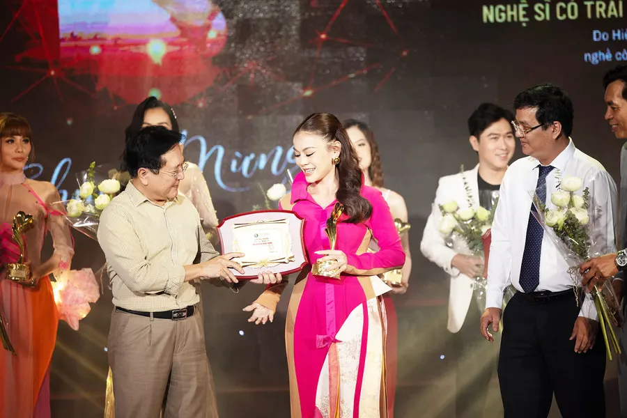 "Gala vinh danh nghệ sĩ, doanh nhân có trái tim nhân ái 2023": Gắn kết, chia sẻ yêu thương