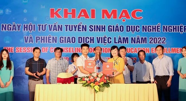 Ngày hội tư vấn tuyển sinh giáo dục nghề nghiệp và Phiên giao dịch việc làm năm 2022 tỉnh Vĩnh Phúc