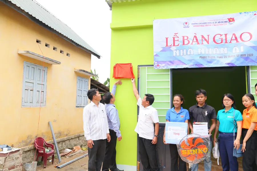 Sinh viên Trường Cao đẳng Quốc tế TPHCM với chiến dịch tình nguyện mùa hè xanh