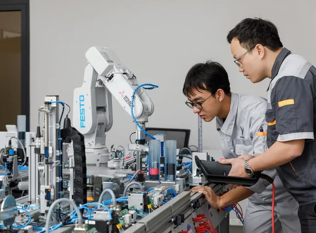 VinFast hợp tác với 5 trường nghề để đào tạo ngành cơ điện tử và kỹ thuật ô tô