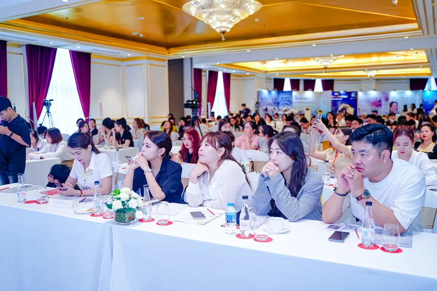 Hơn 100 chuyên gia uy tín trong ngành thẩm mỹ da liễu chia sẻ thông tin, nâng cao tay nghề