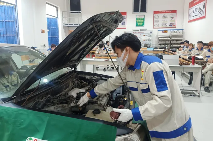 Khát nguồn nhân lực chất lượng cao, doanh nghiệp cạnh tranh khốc liệt - 3
