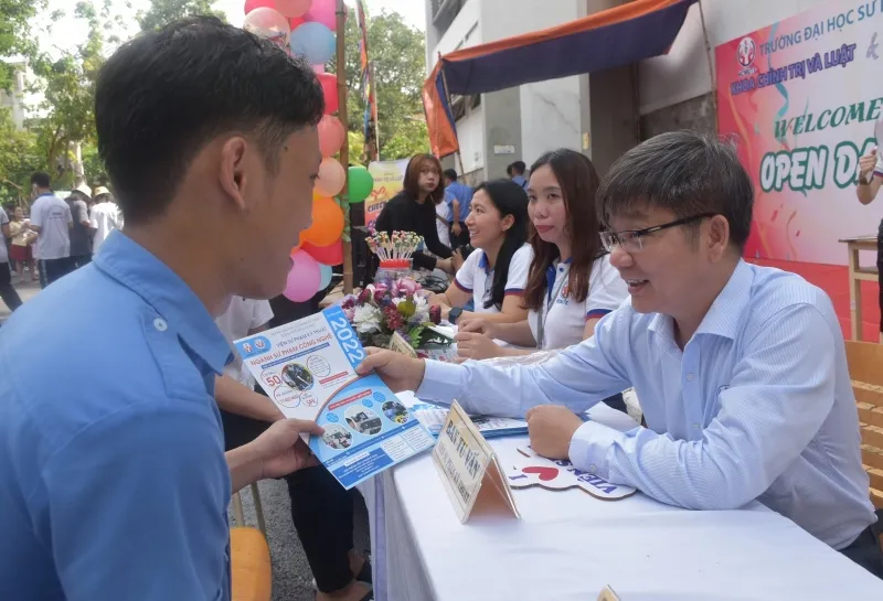 6.000 học sinh tham gia ngày hội tư vấn hướng nghiệp