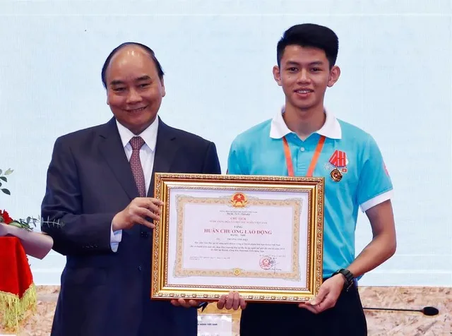 Từ tấm HCB tay nghề thế giới đến Gương mặt trẻ Việt Nam tiêu biểu