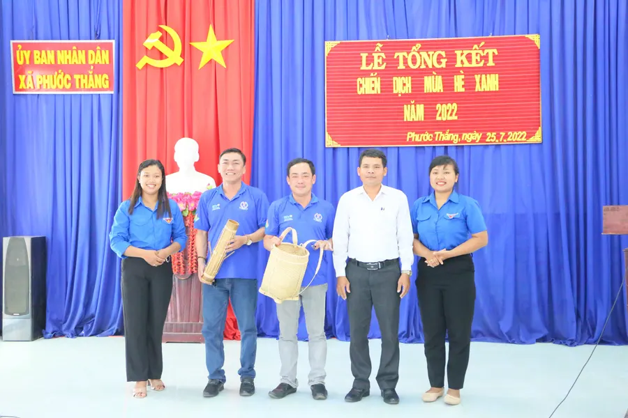 Sinh viên Trường Cao đẳng Quốc tế TPHCM với chiến dịch tình nguyện mùa hè xanh