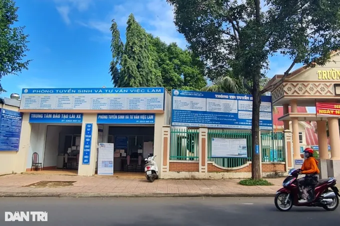 Trường Cao đẳng tự ý tuyển sinh và tổ chức dạy học bậc phổ thông - 2