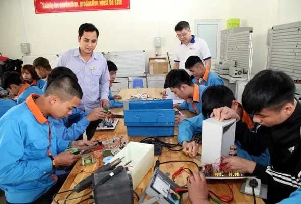 Học trường nghề vì dễ xin việc hơn học đại học