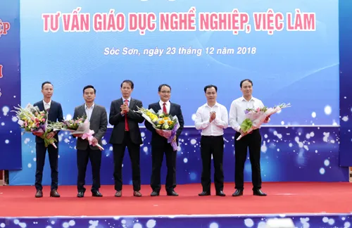 Gần 3.000 học sinh đến với Ngày hội tư vấn giáo dục nghề nghiệp, việc làm