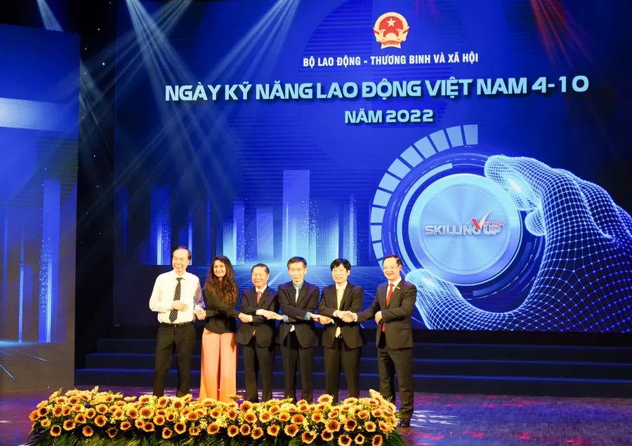 Kỷ niệm ngày Kỹ năng lao động Việt Nam và tôn vinh nhà giáo, tuyên dương học sinh, sinh viên GDNN