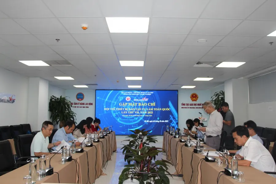 Toàn cảnh họp báo