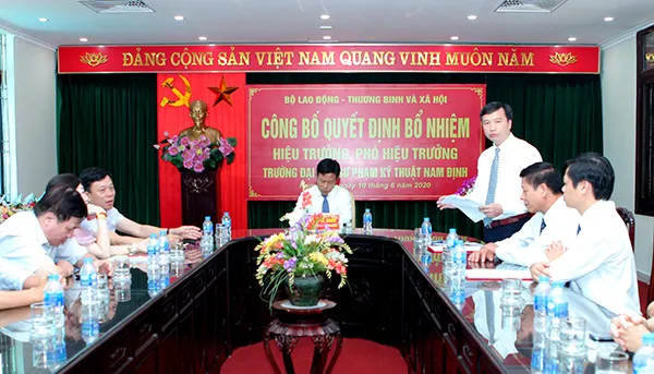 Công bố Quyết định bổ nhiệm Hiệu trưởng và Phó Hiệu trưởng Trường Đại học Sư phạm Kỹ thuật Nam Định