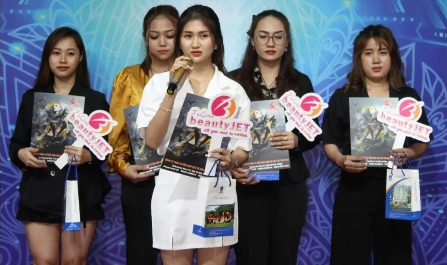 Nữ sinh trường nghề đạt giải nhất cuộc thi chăm sóc sắc đẹp