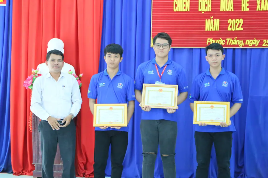 Sinh viên Trường Cao đẳng Quốc tế TPHCM với chiến dịch tình nguyện mùa hè xanh
