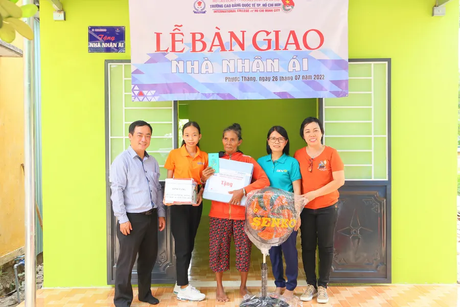 Sinh viên Trường Cao đẳng Quốc tế TPHCM với chiến dịch tình nguyện mùa hè xanh